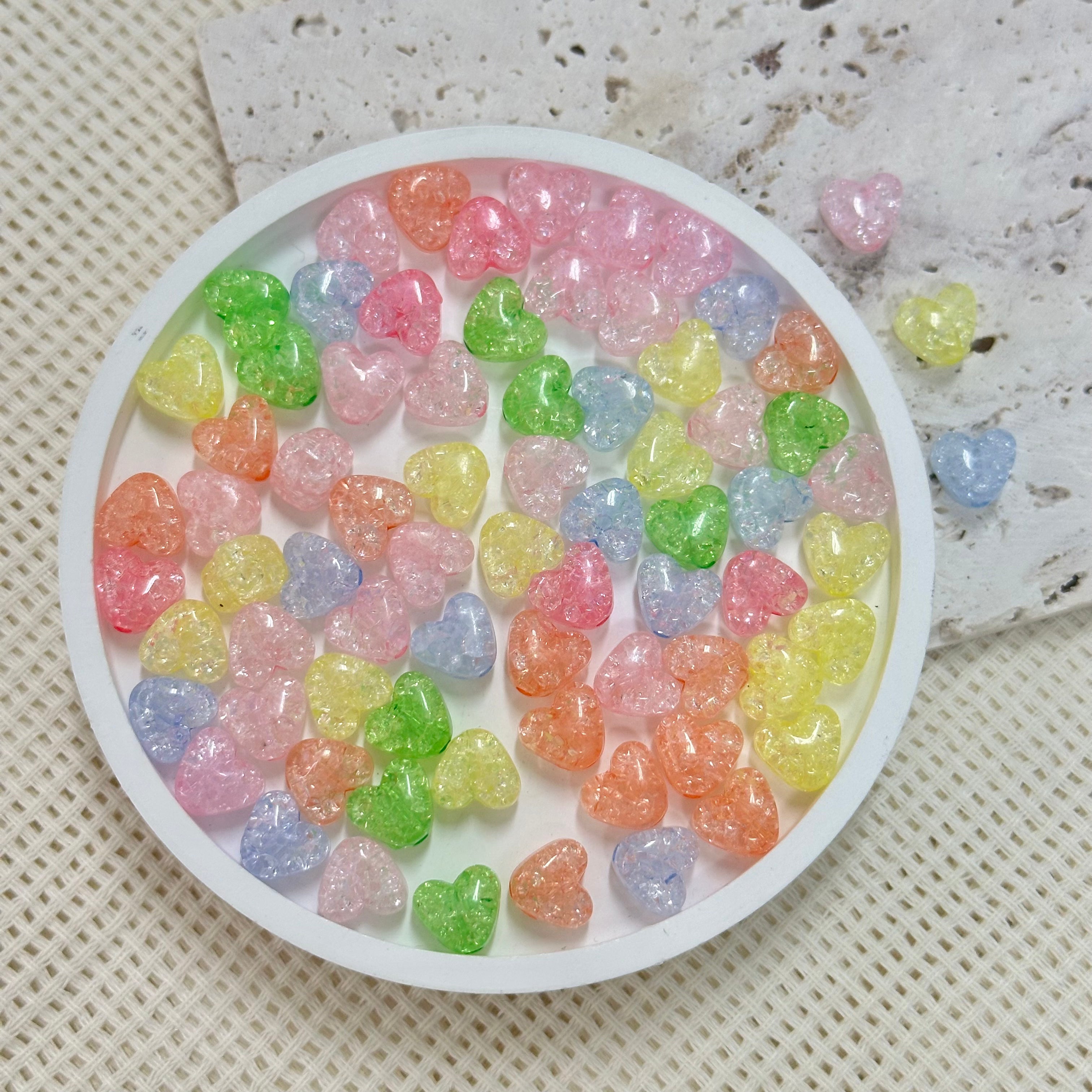 Perline AB: cuori traslucidi screpolati da 10 mm (colori assortiti)
